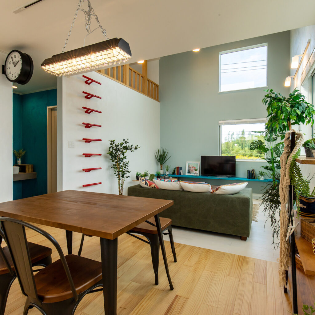 家族がにぎわう自然素材の家